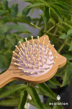 Cargar imagen en el visor de la galería, Cepillo de bambú - Pequeño Gato Aventura