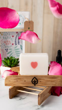 Cargar imagen en el visor de la galería, Eco Jabón Facial - Rosa Mosqueta - Amor de Madre