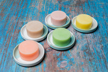 Cargar imagen en el visor de la galería, Crema Sólida - Flor de Cerezo