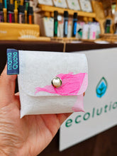 Cargar imagen en el visor de la galería, Porta Shampoo Sostenible - Flora x Mamaqucha Bags
